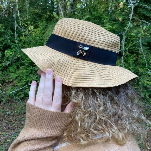 Nordstrom straw summer hat w/bee accent - Picture 1 of 8